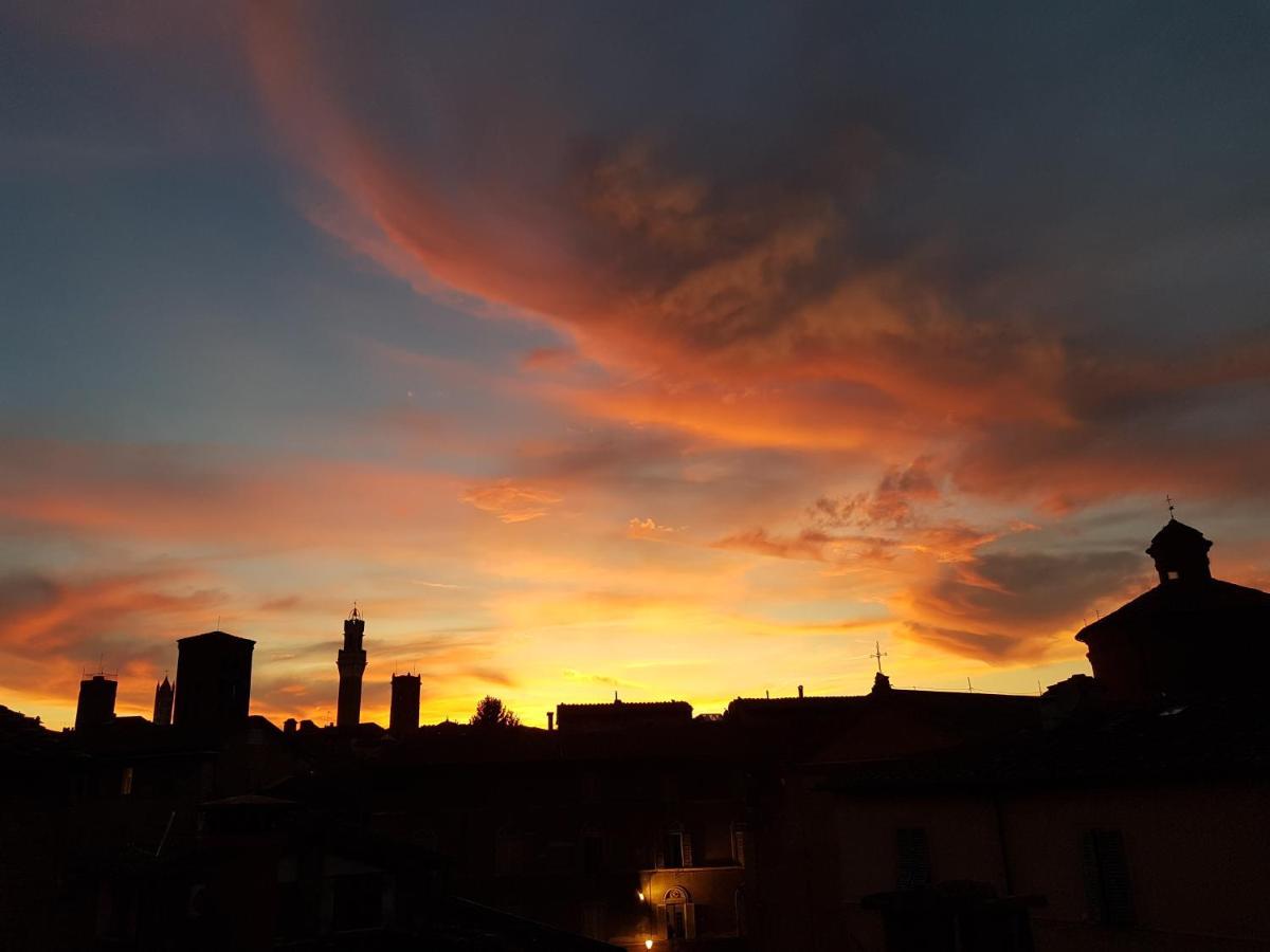 Un Terrazzo Sulla Magia Apartamento Siena Exterior foto