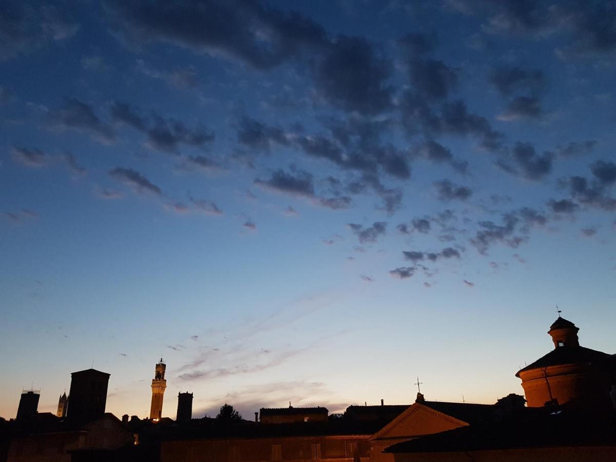Un Terrazzo Sulla Magia Apartamento Siena Exterior foto